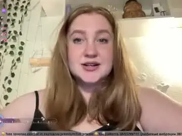 Ollydoll  live sex cam