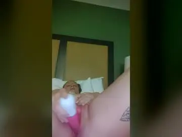 Sexy_bisssh86  live sex cam