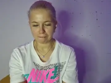 Stephanecockreham  live sex cam