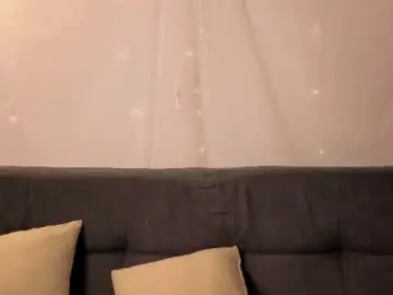 Elly_g  live sex cam