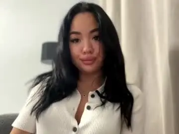 Ivanaaune  live sex cam