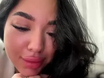 Ivanaaune  live sex cam