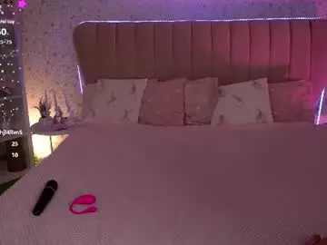 Kiraroxx  live sex cam