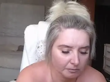 Vikaohair  live sex cam