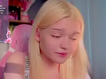 Adelecartier  live sex cam