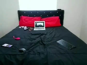 Baddie_kiki  live sex cam