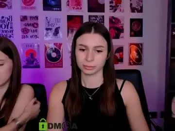 Flora_ri  live sex cam