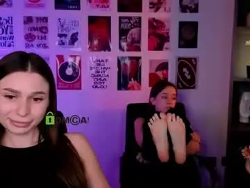 Flora_ri  live sex cam