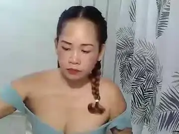 Lovelypinay_ariana  live sex cam