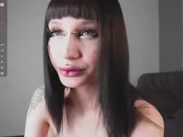 Luna_inyourhead  live sex cam