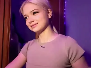 Suzannabarmes  live sex cam