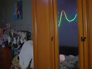 Suzannabarmes  live sex cam