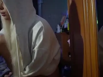 Suzannabarmes  live sex cam