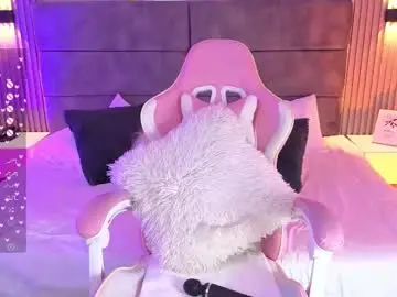 Whiteatenea  live sex cam