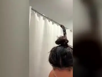 Adel32  live sex cam
