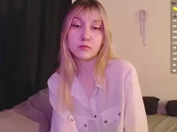 Cherry_hazzze  live sex cam