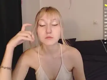 Cherry_hazzze  live sex cam
