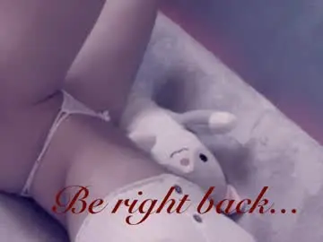 Jenniee_  live sex cam