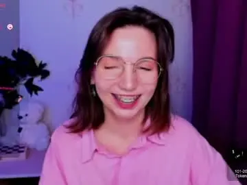 Kindhazelhere_  live sex cam