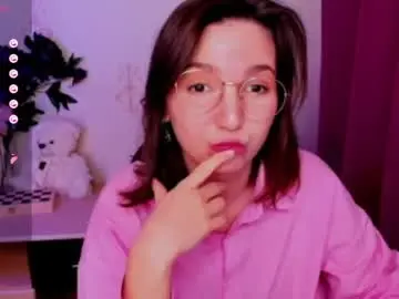 Kindhazelhere_  live sex cam