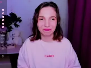 Kindhazelhere_  live sex cam