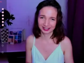 Kindhazelhere_  live sex cam