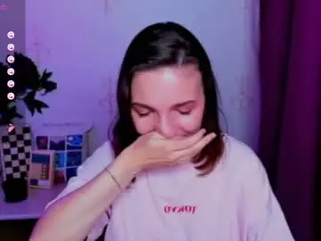 Kindhazelhere_  live sex cam