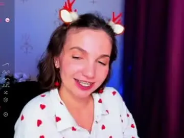 Kindhazelhere_  live sex cam
