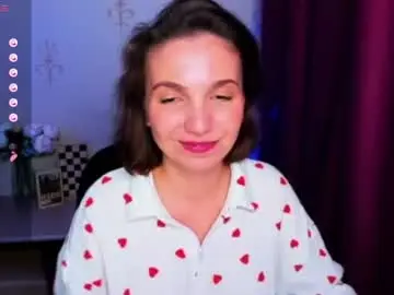 Kindhazelhere_  live sex cam