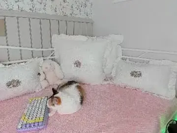 Kitty__sophie  live sex cam