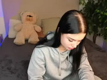 Kitty_cut1ee_  live sex cam