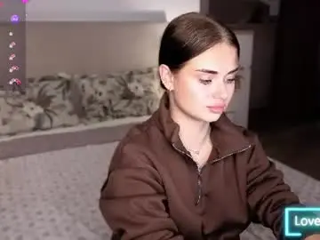 Kitty_cut1ee_  live sex cam