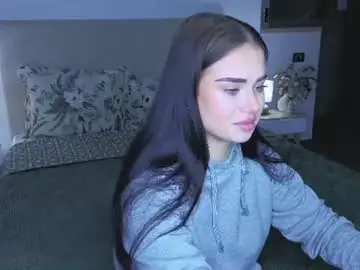 Kitty_cut1ee_  live sex cam
