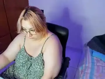 Moira_smiler  live sex cam