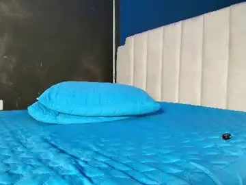 Naughtyhotsquirt  live sex cam