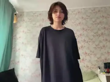 Paulitabetenson  live sex cam