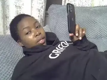 Pretty_petite24  live sex cam