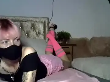 Shyskinnynina  live sex cam