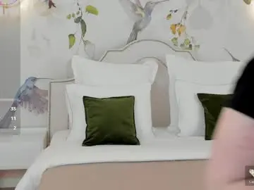 Vanessafields  live sex cam