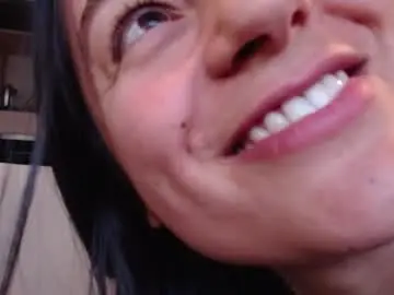 Guccipussy1  live sex cam