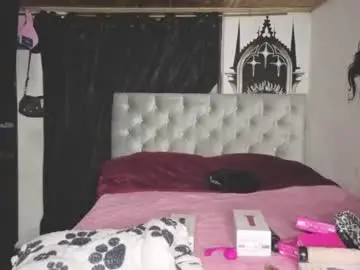 Oliviabluee10  live sex cam