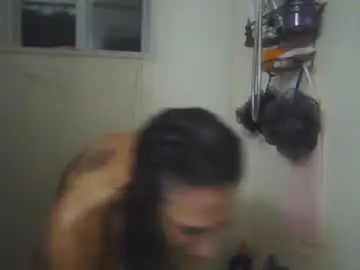 Qtwittaboot  live sex cam