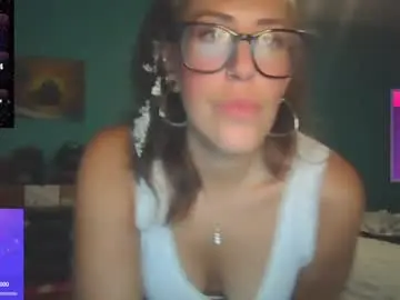 Qtwittaboot  live sex cam