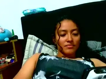 Wild_moanaa  live sex cam