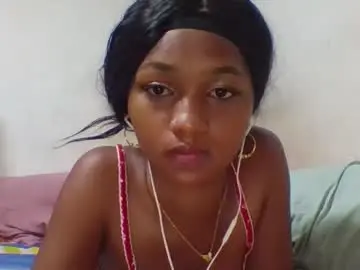 Avotraina  live sex cam