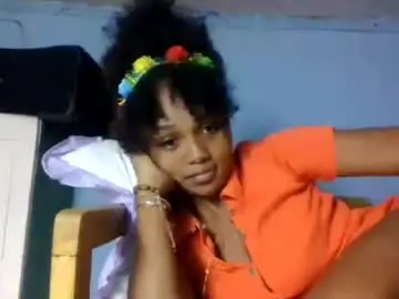 Avotraina  live sex cam