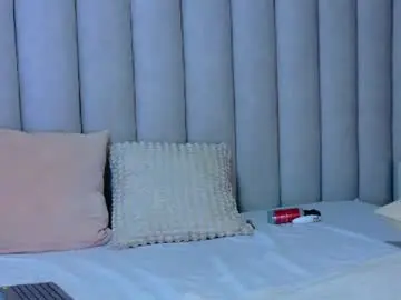 Bellaowens__  live sex cam