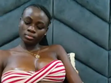 Ebonypetiti  live sex cam