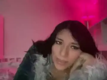 Suzyishellawet  live sex cam