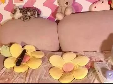 The_girl_with_the_red_hai  live sex cam